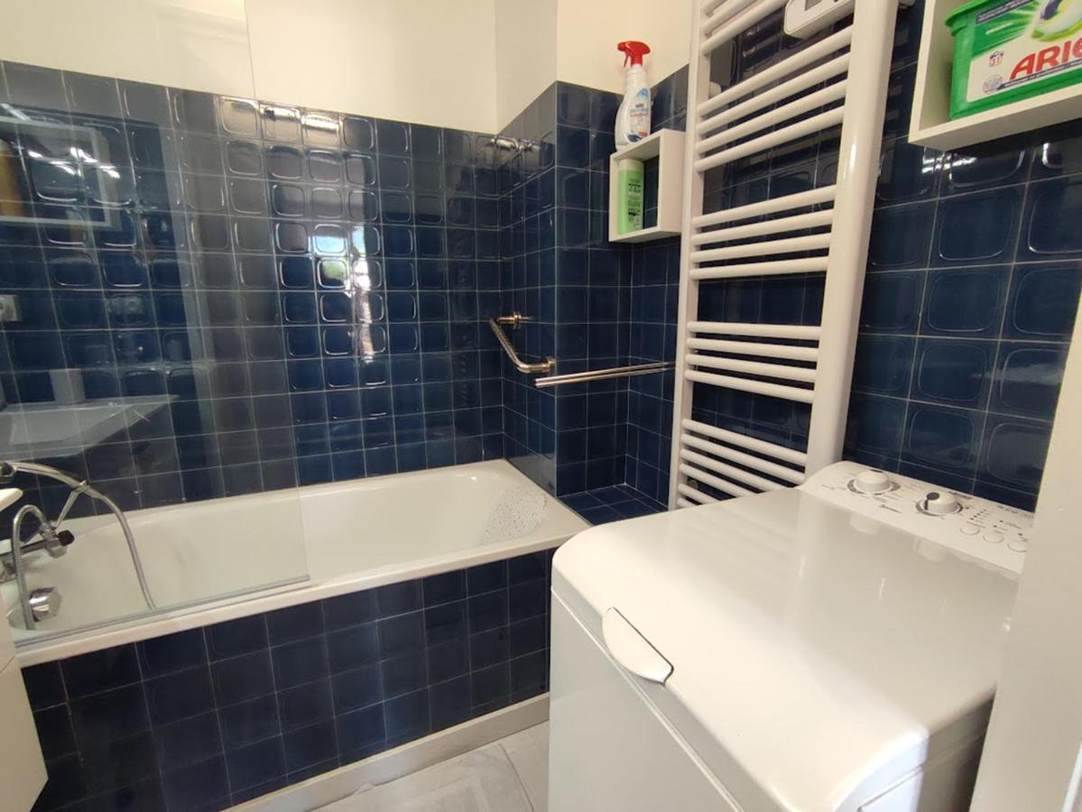 Chez Dominique, T2, Centre Ville, Vue Montagne, Wifi, 4 Personnes Bagnères-de-Luchon エクステリア 写真