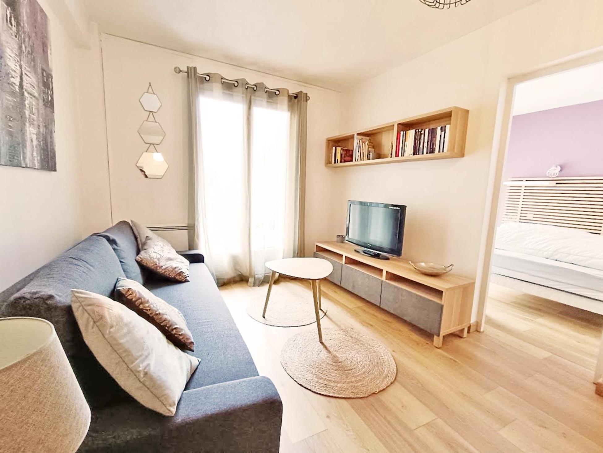 Chez Dominique, T2, Centre Ville, Vue Montagne, Wifi, 4 Personnes Bagnères-de-Luchon エクステリア 写真
